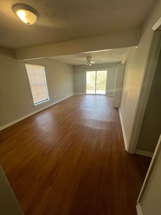 Foto del edificio - Ready Now!!! Cozy ranch 2 bedroom 1.5 bathroom duplex in Snellville!