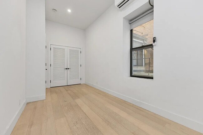 Foto del edificio - 245 Eldridge St