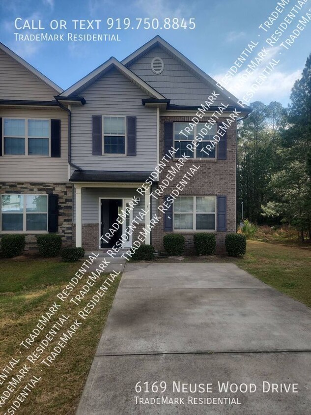 Primary Photo - Beautiful Townhouse