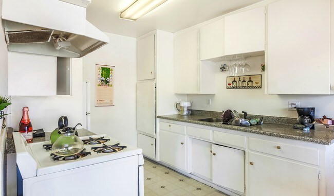 Foto del edificio - 1155 Beachwood Ave