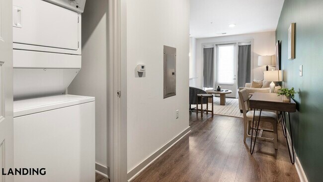 Foto del edificio - 340 W 25th St
