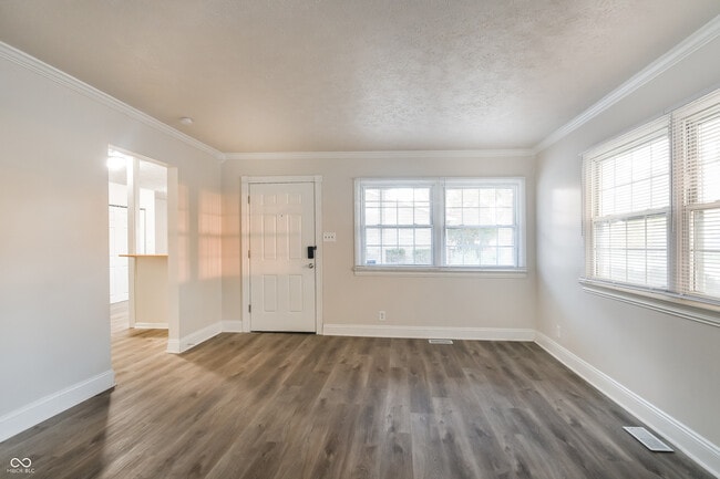 Building Photo - 3232 Wellington Ave