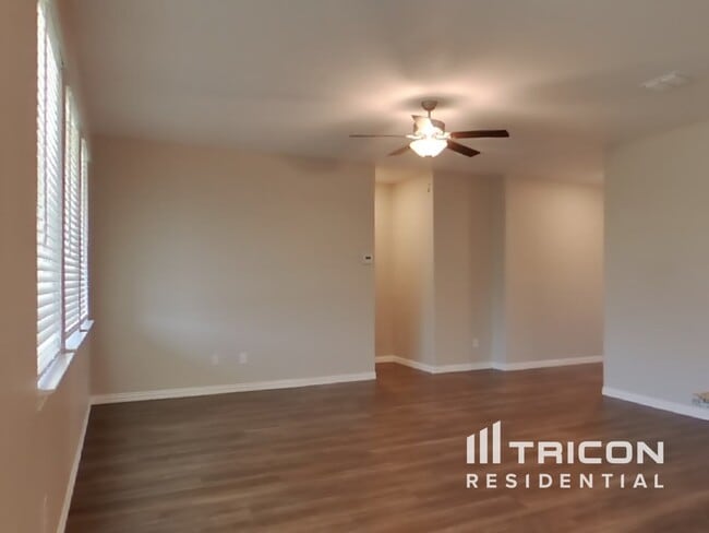 Building Photo - 932 Skytop Dr