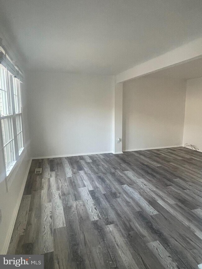 Building Photo - 5307 Avalon Pl