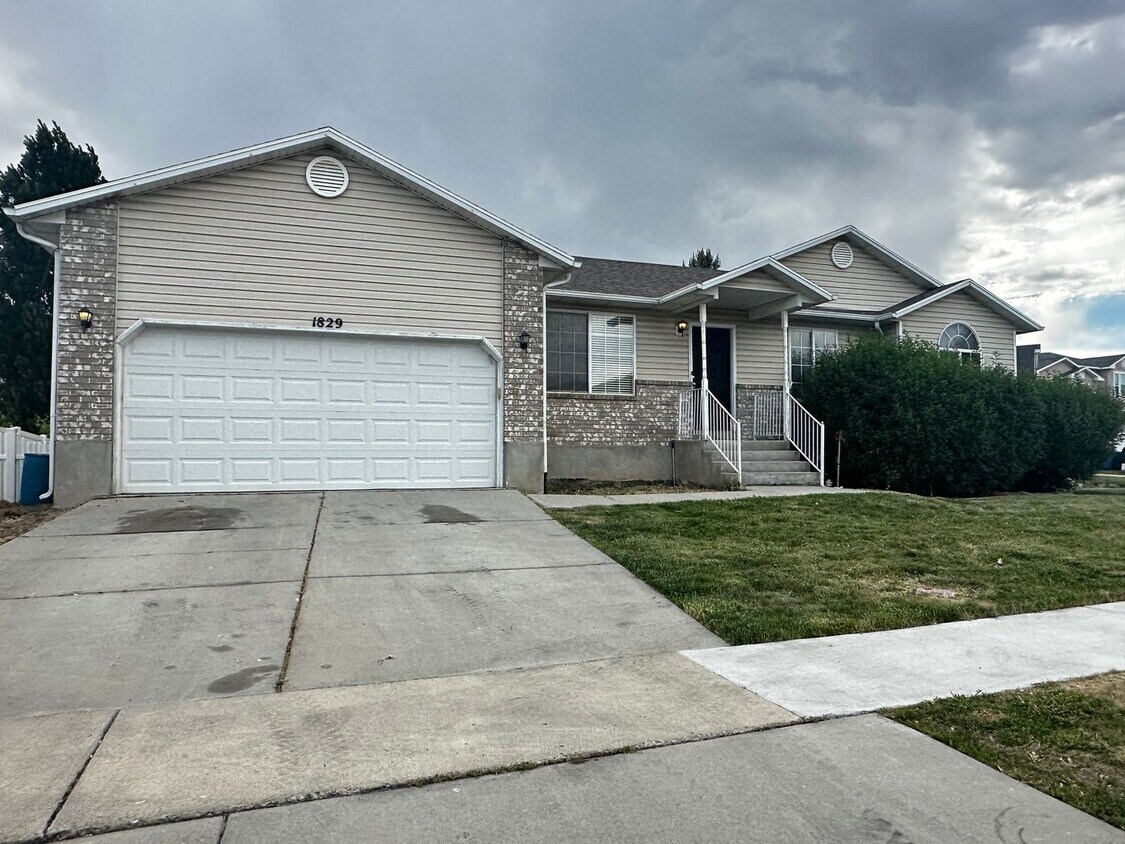 Primary Photo - Great Home Available in Lehi!