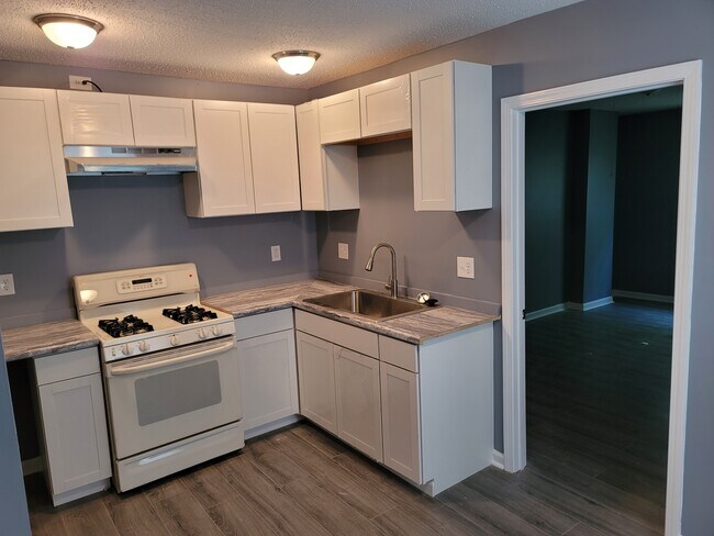 Kitchen - 1315 Breedlove St