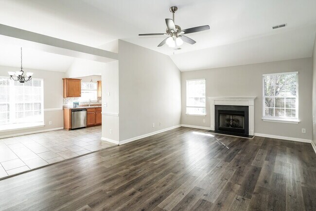 Building Photo - 1304 Saddlehorn