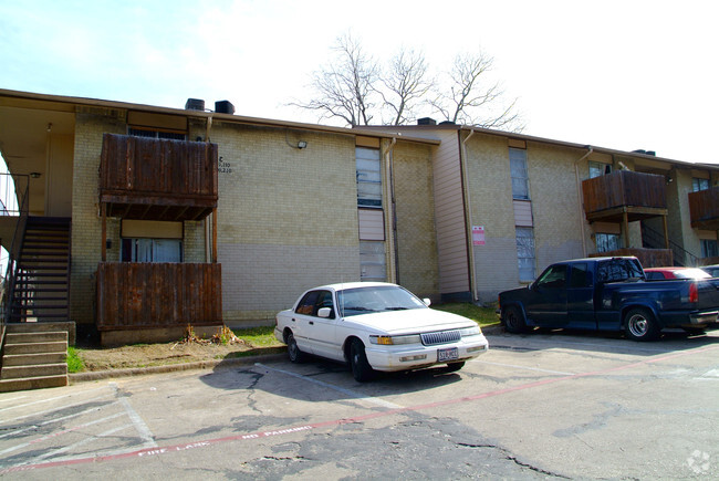 Building Photo - Casa San Luis