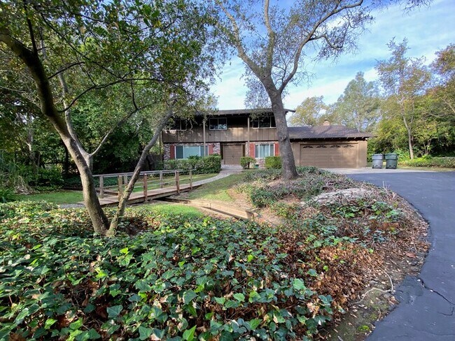 Building Photo - Beautiful 5bd/3ba in Granite Bay!