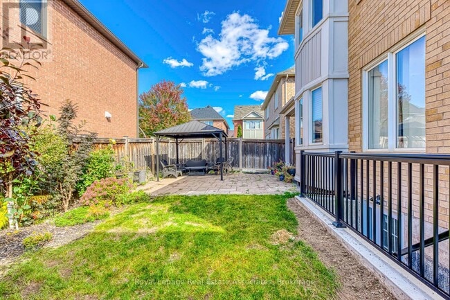 Building Photo - 1052 Kelman Ct