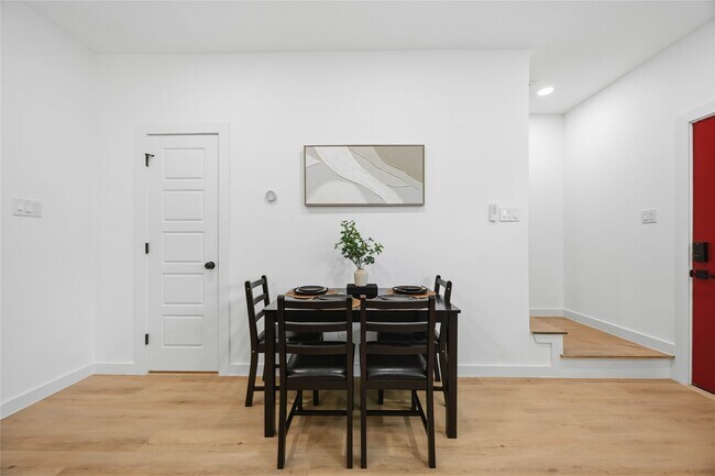 Foto del edificio - 7944 Fields St