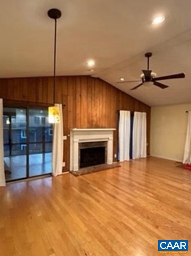 Building Photo - 2 Pineknoll Cir