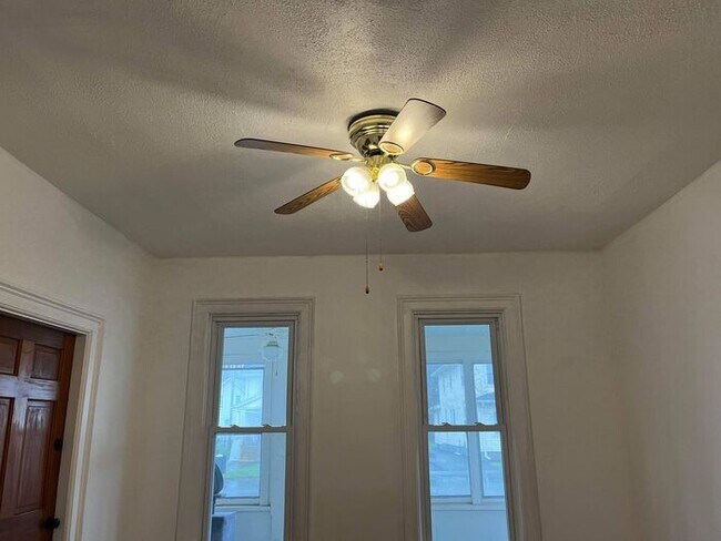 Foto del edificio - 2 Bedroom | 1 Bathroom | $1,150