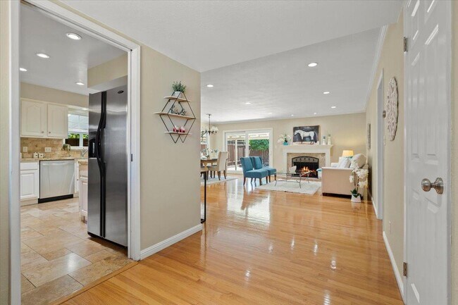 Foto del edificio - 3689 Woodford Dr