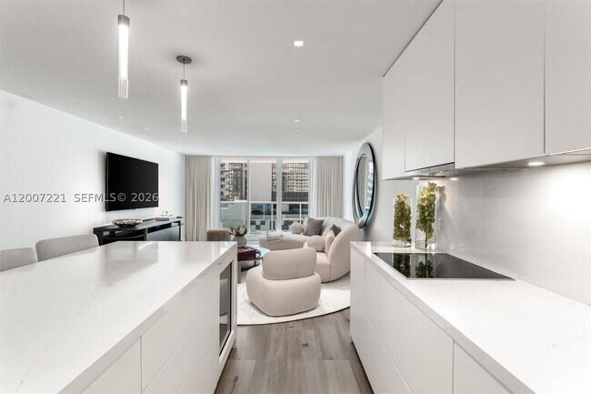 Building Photo - 2301 Collins Ave