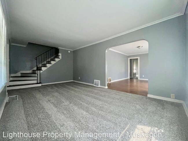Building Photo - 5 br, 2 bath House - 387 West Grand