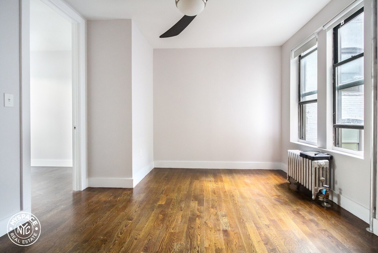 Primary Photo - 186 Clymer St