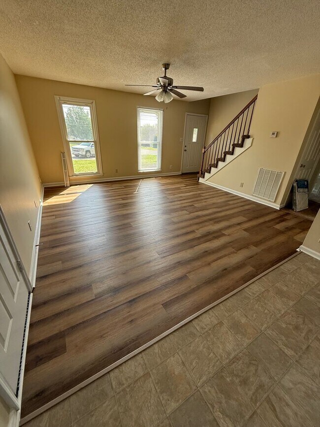 Foto del edificio - 3 Bedroom Home For Rent in Sango Area!