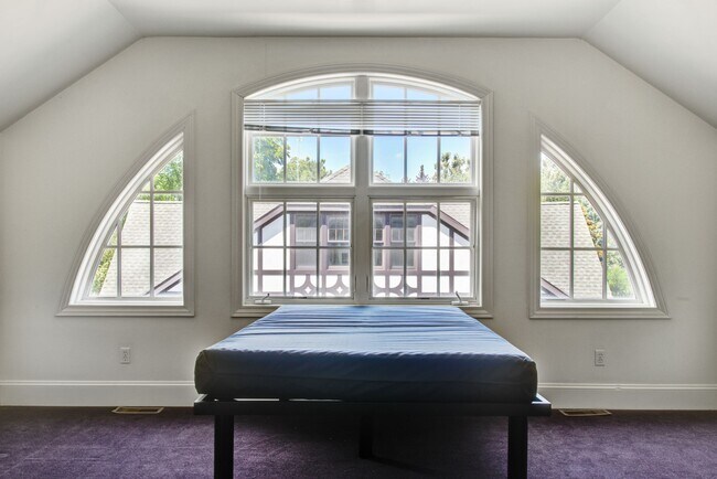 Foto del edificio - Victors Place