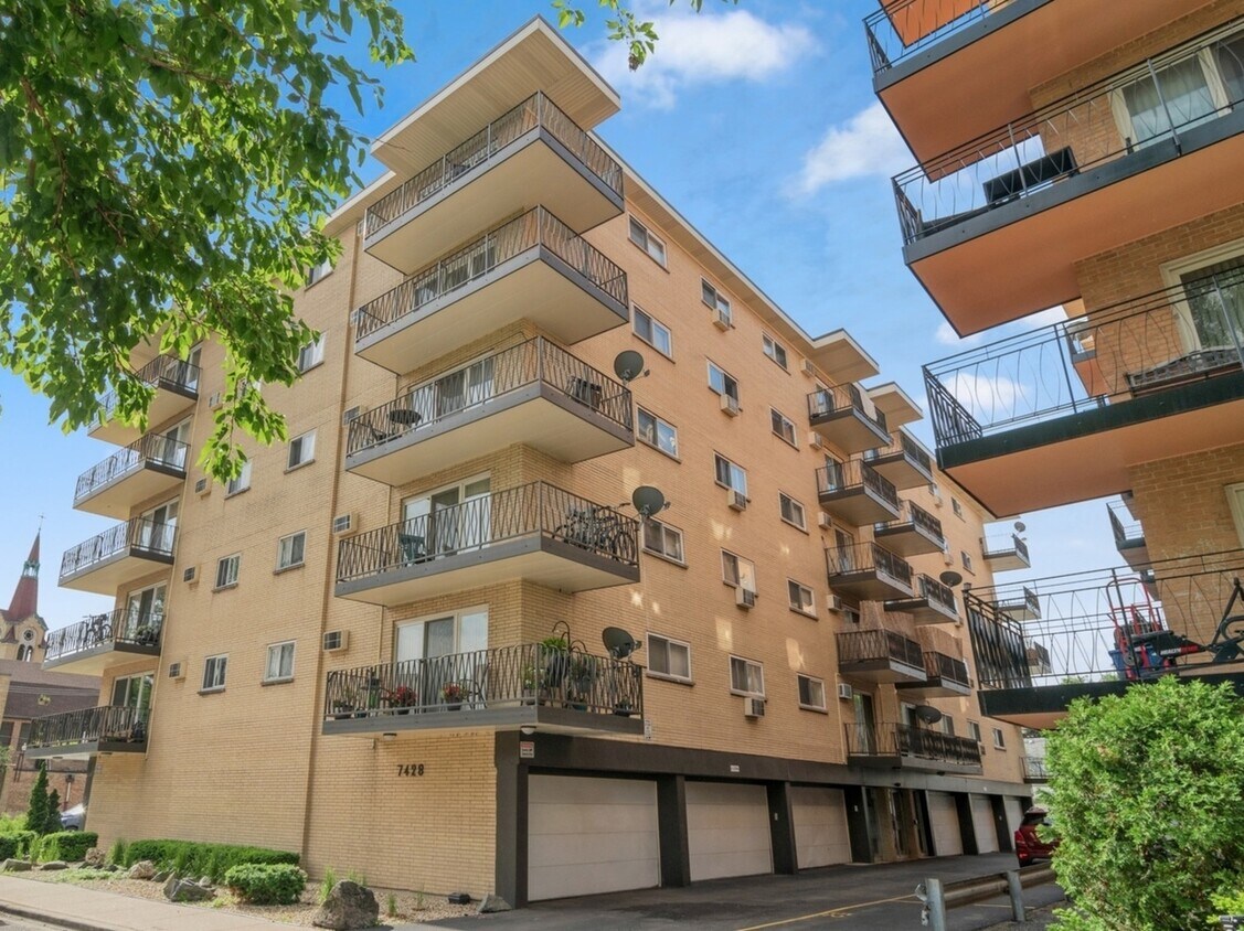 7428 Washington St Unit 608, Forest Park, IL 60130 Condo for Rent in