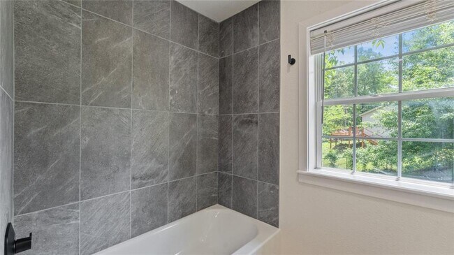 Foto del edificio - 1580 Jones Ln