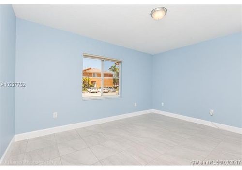 Foto del edificio - 9840 NW 24th St