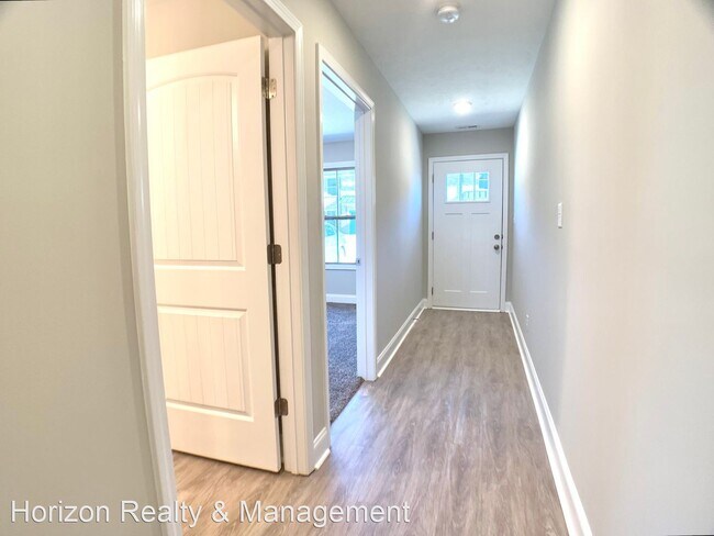 Building Photo - 3 br, 3 bath House - 1000 Henry Place Blvd...