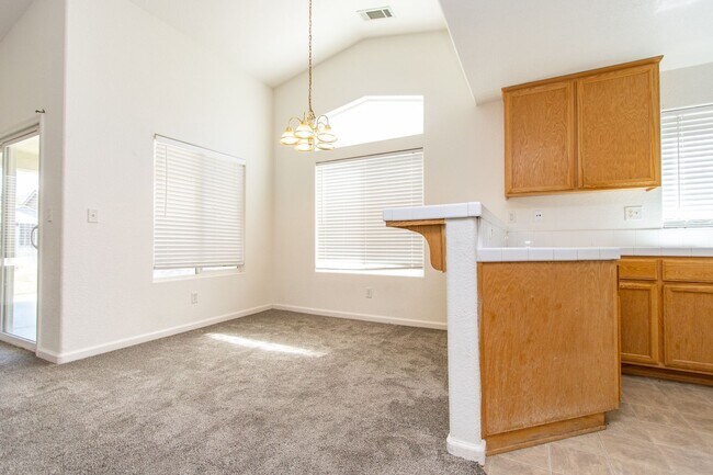 Foto del edificio - COMING SOON!! Cozy 3-Bedroom, 2-Bath Home in Merced