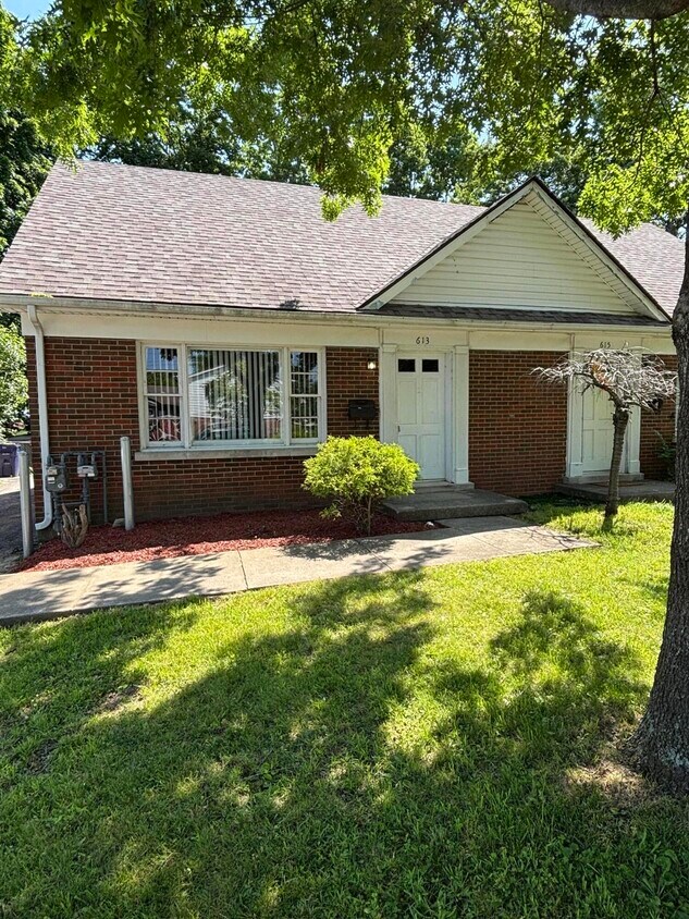 Foto principal - 613 Anniston Dr