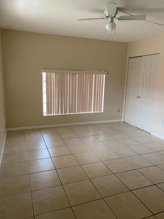 Foto del edificio - 10901 SW 88th St