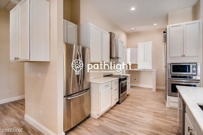 Building Photo - 3 br, 2 bath House - 1912 Carrigan Ave UNIT