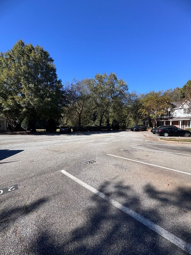 Foto del edificio - Wonderful 2BR 2.5BA Townhome with All Appl...