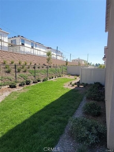 Building Photo - 2058 Bergamot St