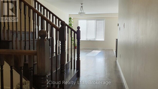 Building Photo - 84 Callandar Rd