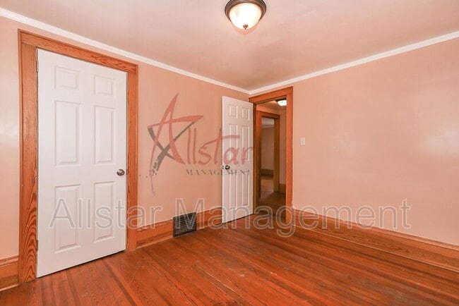 Building Photo - 458 Hillwood Dr