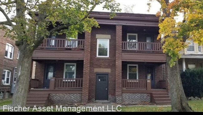 Foto del edificio - 3 br, 1 bath Apartment - 1497-1499 Coutant...