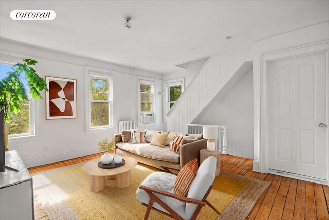 Foto del edificio - 16 Orient Ave