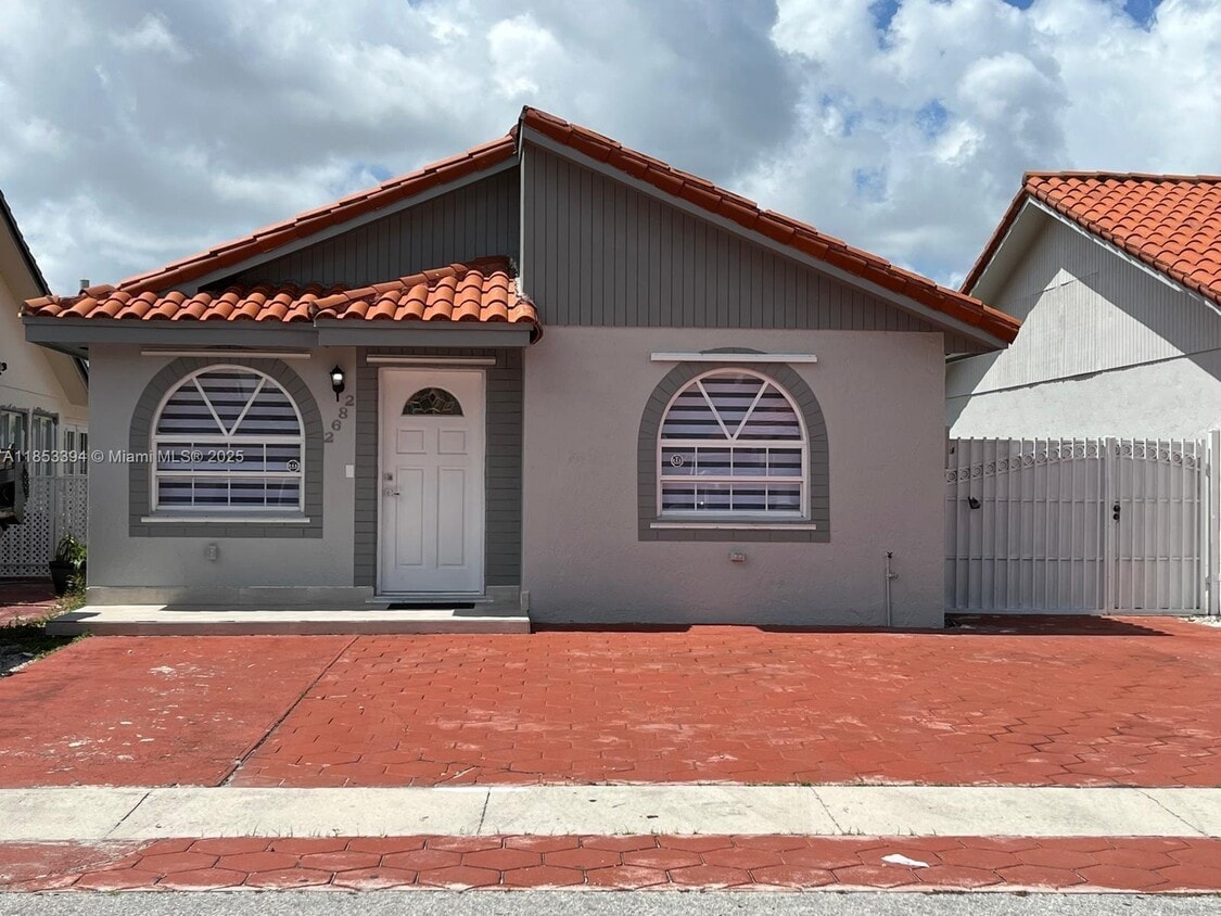 Primary Photo - 2682 W 74th Terrace