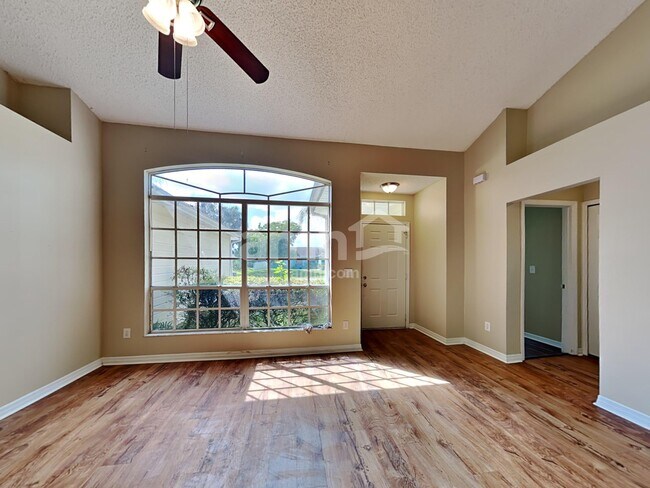 Building Photo - 1811 SE Carvalho St