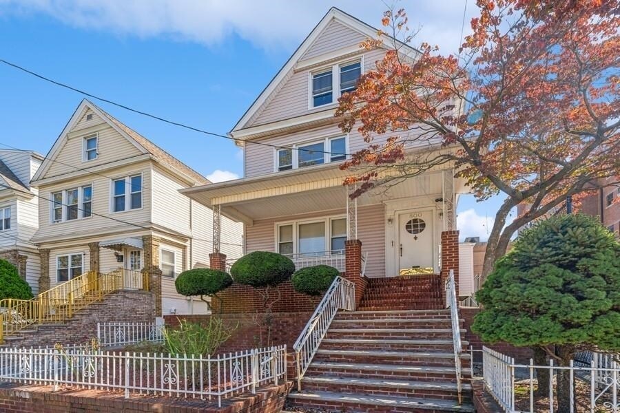 Primary Photo - 800-802 KENNEDY Blvd