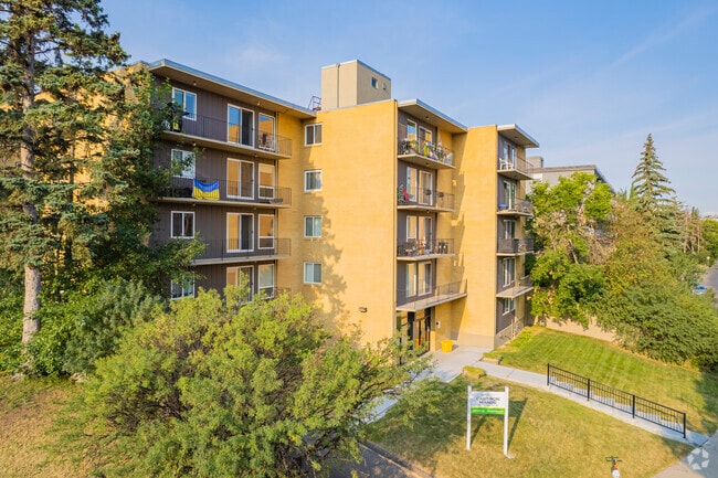 Building Photo - Cameron Manor