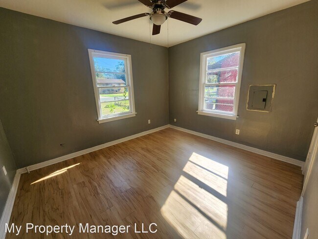 Foto del edificio - 3 br, 2 bath House - 7028 Karen Street