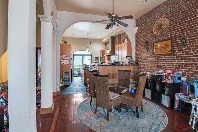 Foto del edificio - 351 Communipaw Ave