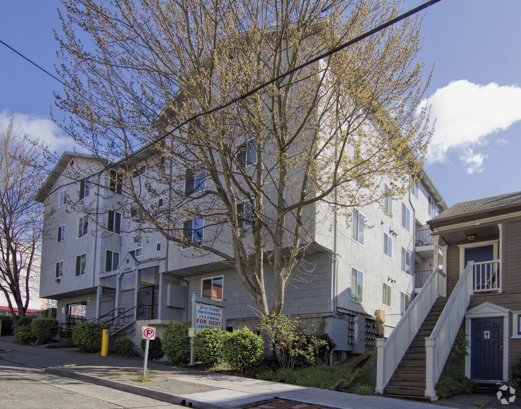 Primary Photo - Dry Creek Apartments