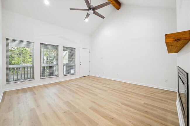 Foto del edificio - 2100 Tanglewilde St