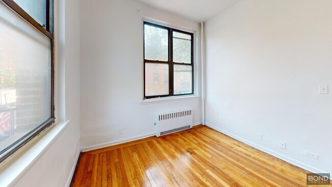 Building Photo - 78 W 11th St