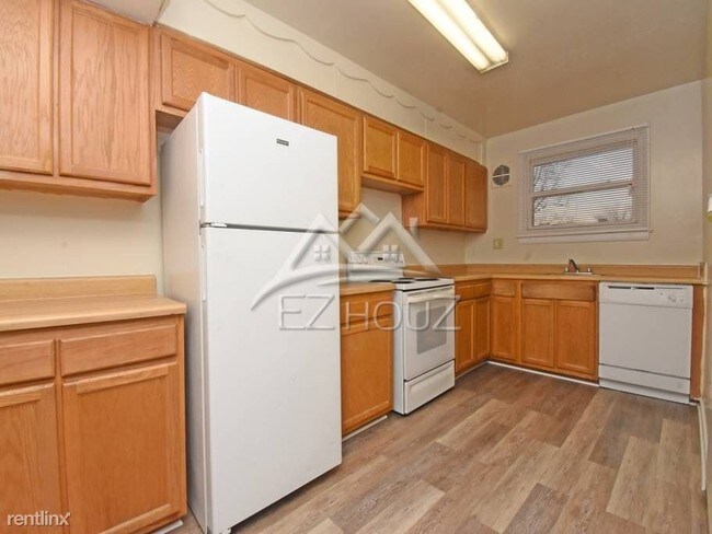 Building Photo - 6422 Park Heights Ave