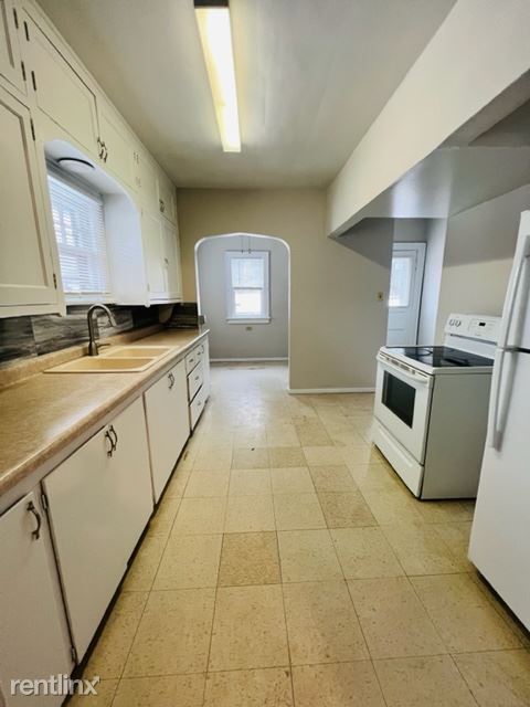Building Photo - 4 br, 2 bath House - 4273 Wirt St