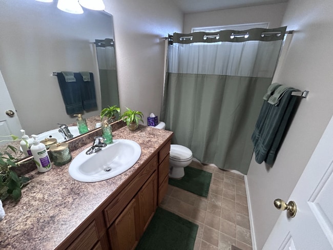 Building Photo - 1707 Dora Dr N