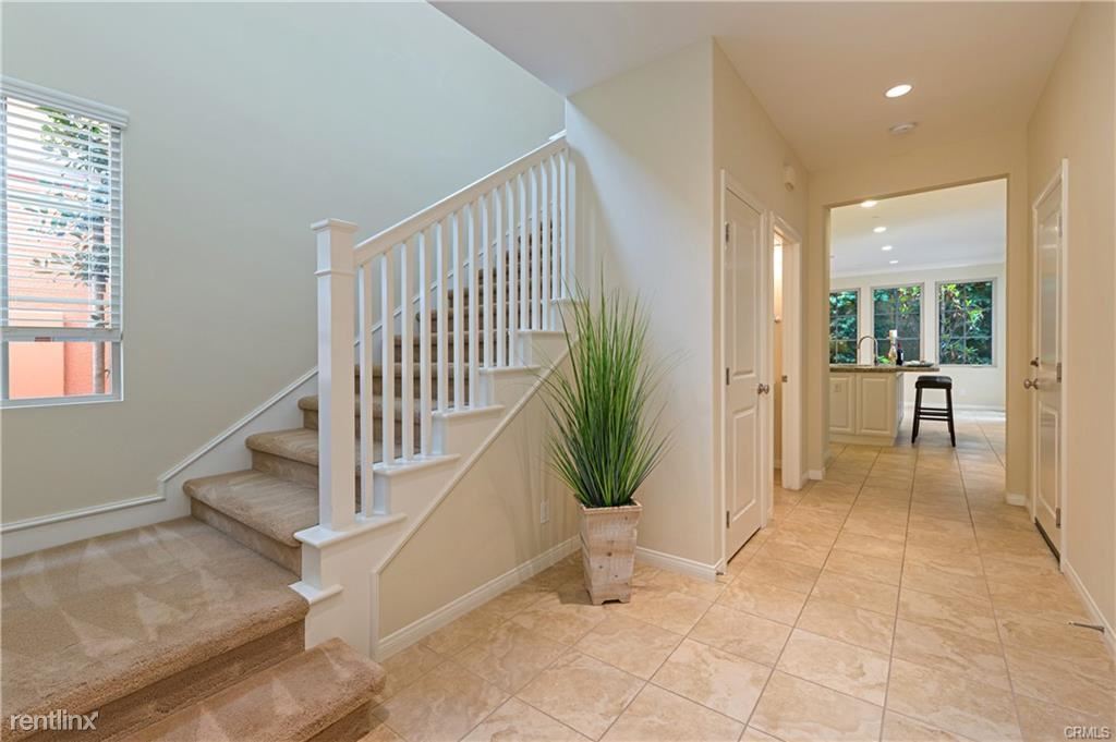 Primary Photo - 3 br, 2.5 bath House - 88 Brindisi